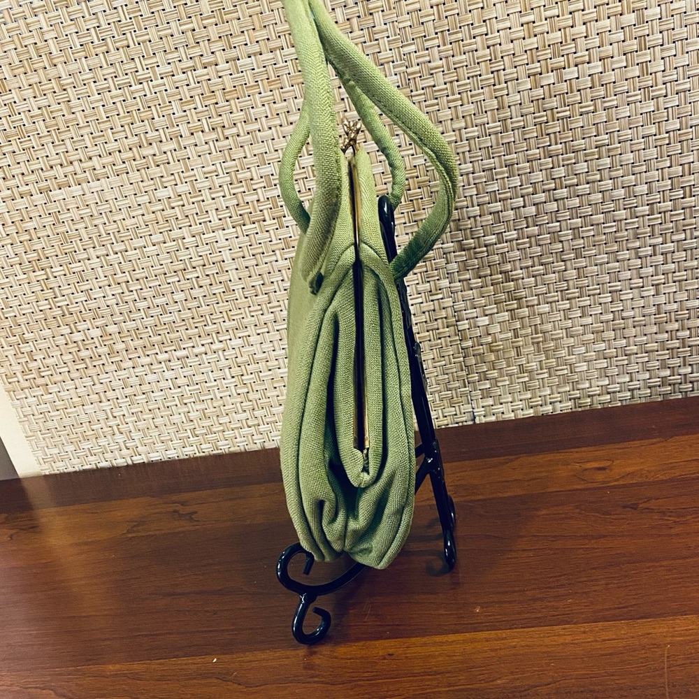 SOLD🌟HP🌟VTG 1950s Green Linen Kiss Clasp Handbag - Picture 9 of 12